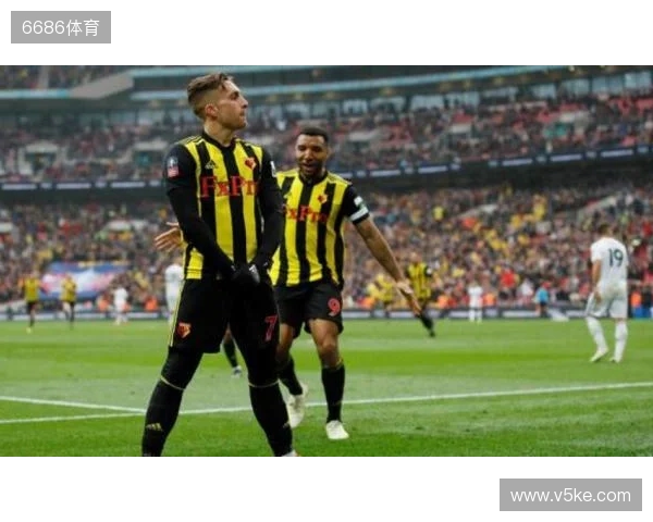 世体：巴萨不想让贝尔纳尔重蹈覆辙；球员团队冬窗会做评估