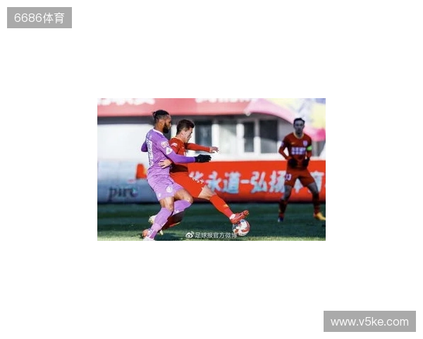 亚泰出征青岛准备赛季收官战 球迷助威歌声为子弟兵加油